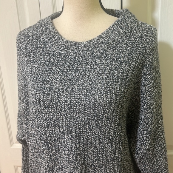 Lint Xin oversized sweater - Picture 2 of 8